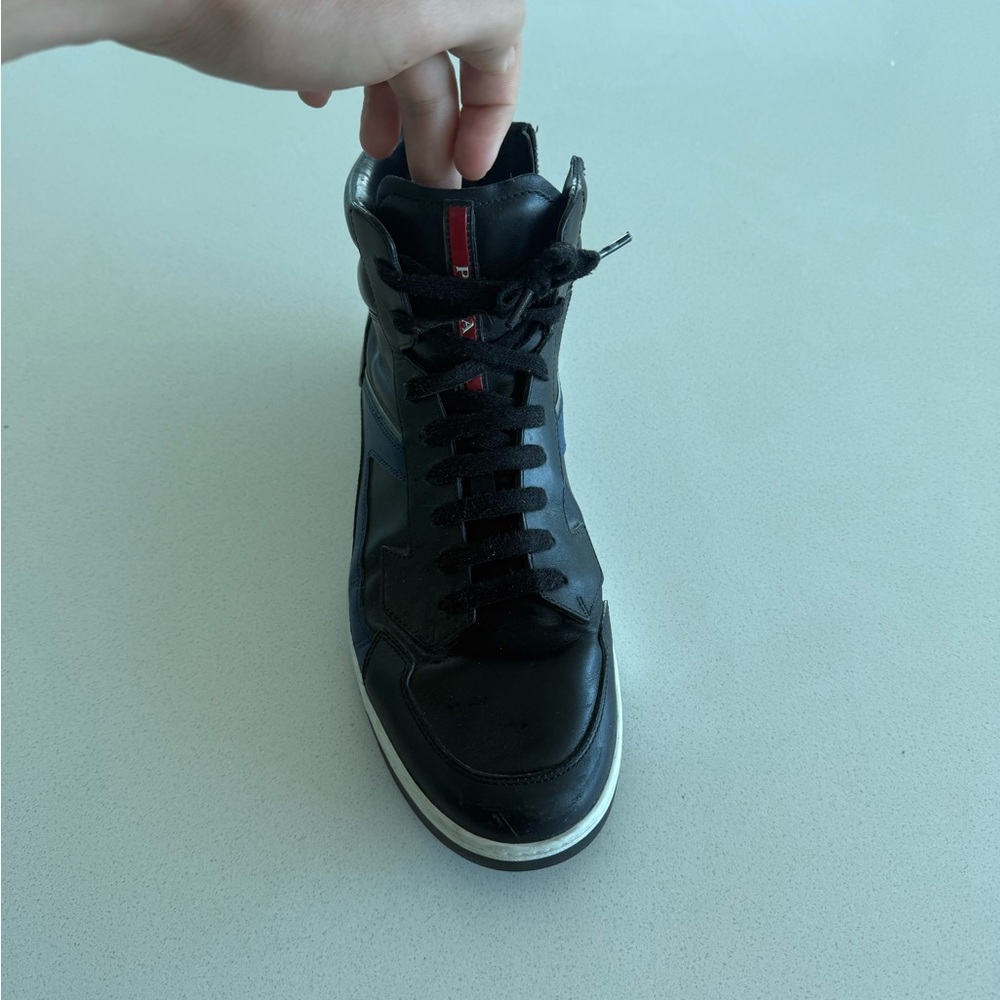 Prada Black and Red Sneakers with Classic Silhouette - Picture 5 of 10